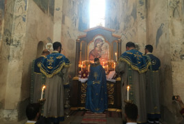 Van’ın Akhtamar Adası’ndaki Surp Haç Ermeni kilisesinde ayin yapıldı