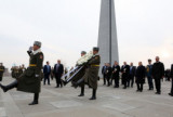Mişel Avn Ermeni Soykırmı anıtına çelenk koydu