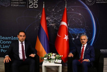 Khudatyan ile Uraloğlu, bölgesel ulaştırma projelerini görüştü