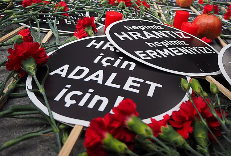 Фоторяд стамбульских мероприятий, посвященных 13-й годовщине смерти Гранта Динка