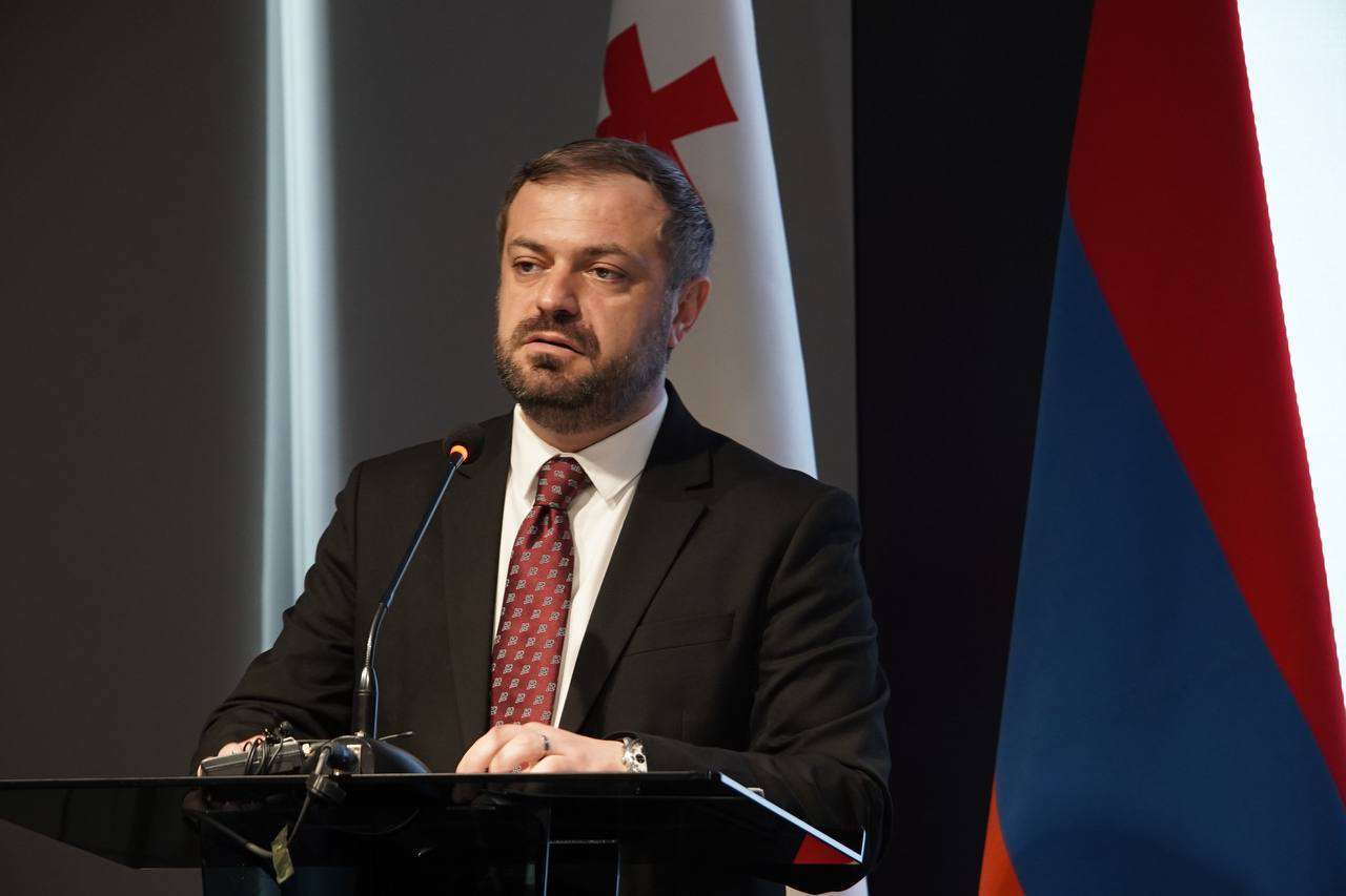 Gürcistan ile ulaşım bağlantılarının iyileştirilmesi Ermenistan için stratejik önem taşımaktadır