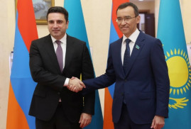 Ermenistan Parlamento Başkanı Kazakistan'lı mevkidaşıyla bir araya geldi