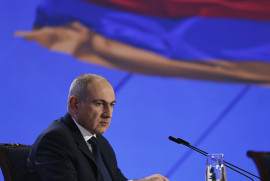 Paşinyan'dan Azerbaycanlı gazetecinin sorusuna yanıt: Ermenistan Anayasasında komşulara yönelik toprak iddiası yok (Video)