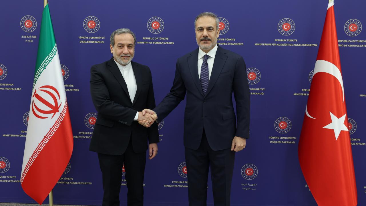 Հեռախոսազրույց են ունեցել Իրանի և Թուրքիայի ԱԳ նախարարները