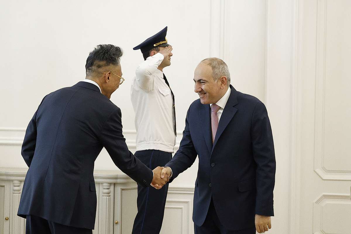 Ermenistan Başbakanı ile Çin büyükelçisi direkt uçuşların çoğalmasını önemsedi