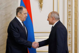 Paşinyan ile Lavrov bölgesel ve uluslararası güvenliğe ilişkin konuları görüştü