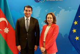 Hacıyev, AB resmi temsilcisi ile Ermeni-Azerbaycan ilişkilerinin normalleştirilmesi sürecini ele aldı