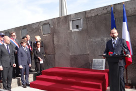 Ermeni Soykırımı Anıt Kompleksi'nde 4 bin Ermeniyi kurtaran Fransız Amiralın anısına yapılan anıt taşının açılışı yapıldı