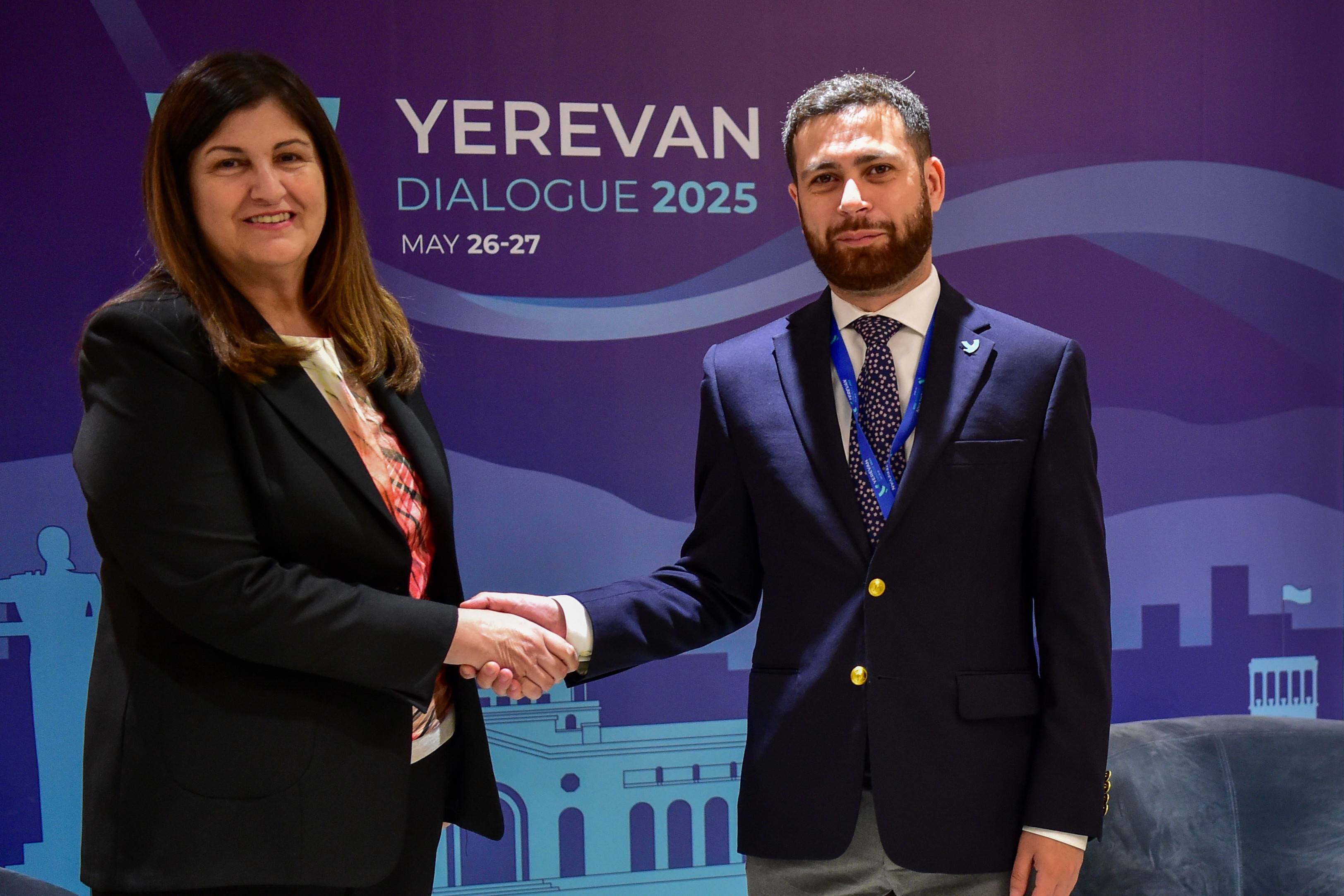 Filistin Dışişleri ve Gurbetçilerden Sorumlu Devlet Bakanı Ermenistan'da