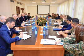Ermenistan ve Birleşik Krallık savunma istişareleri Savunma Bakanlığı’nda gerçekleştirildi