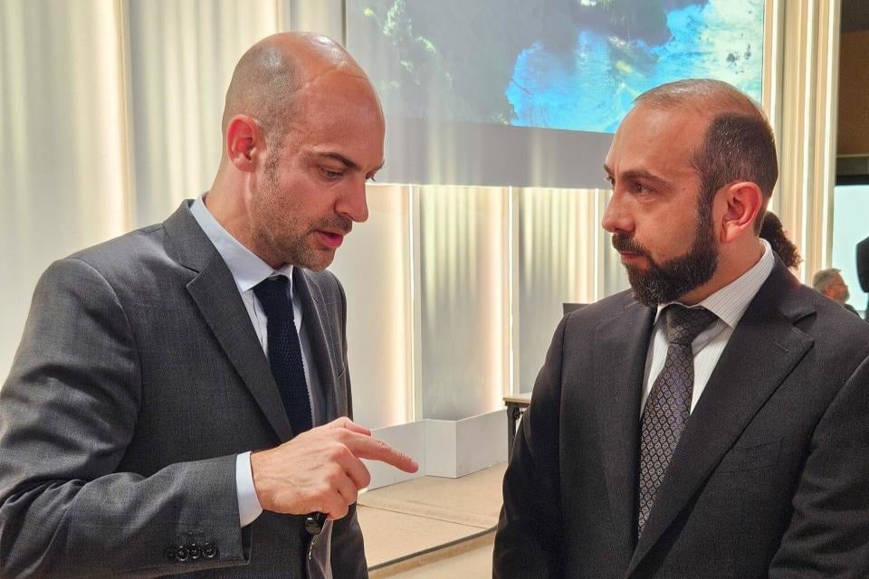 Ermenistan Dışişleri Bakanı, BM Okyanus Konferansı çerçevesinde Fransız mevkidaşıyla bir araya geldi