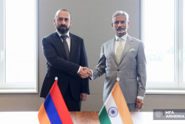 Ermenistan ve Hindistan dışişleri bakanları bölgeyi görüştü