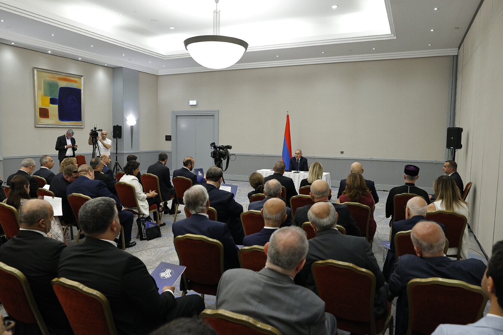 İstanbullu Ermeni siyasetçi Nurhan Çetinkaya Ermenistan Başbakanı'nın Türkiye ziyaretini değerlendirdi