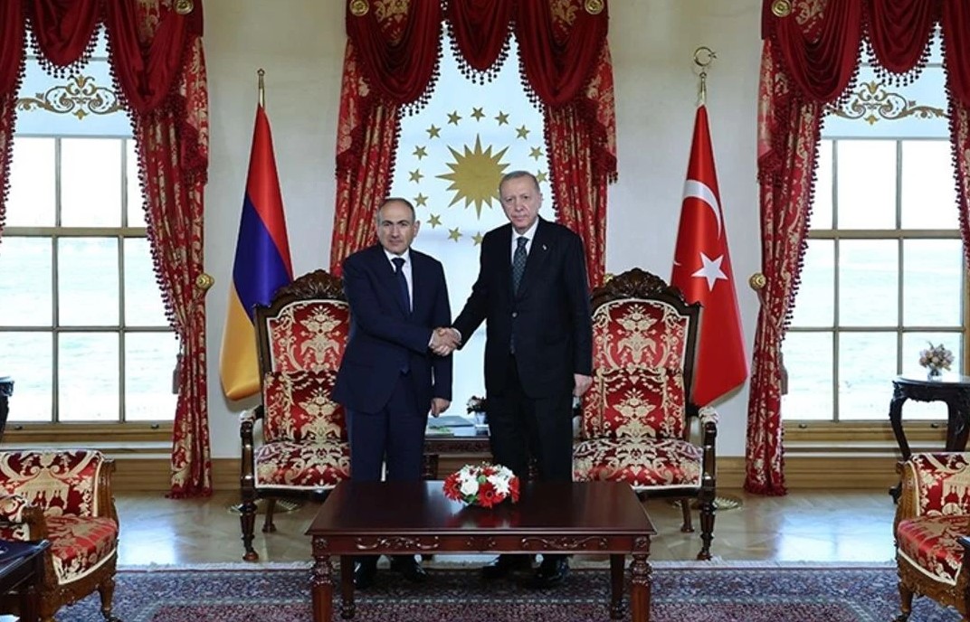 Paşinyan'ın Türkiye ziyaretinin Türk basınında yankısı