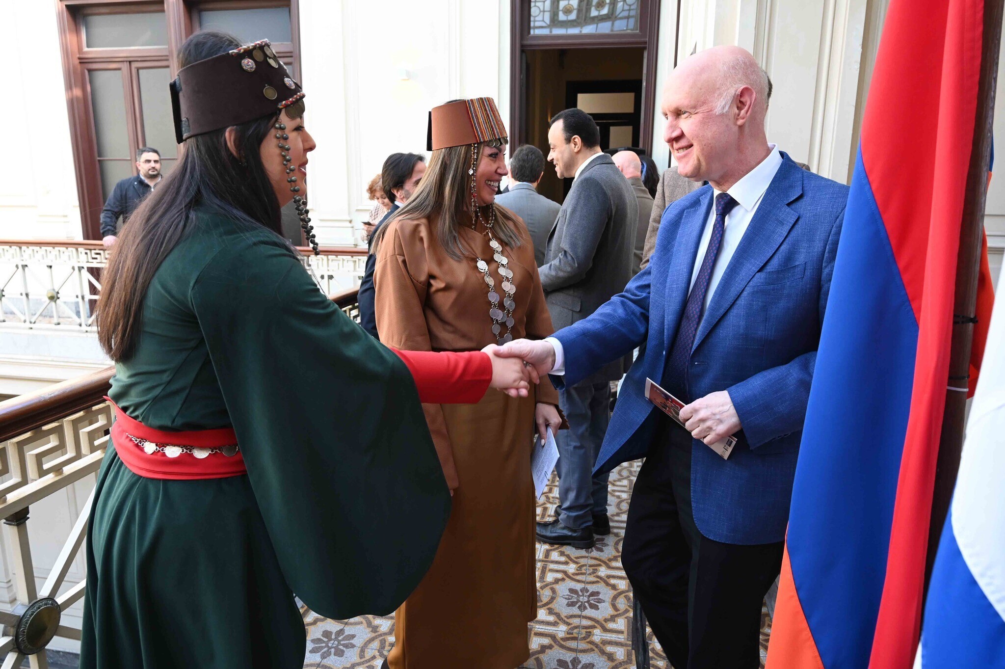 Uruguay'da Ermeni geleneksel kıyafetleri sergisi açıldı