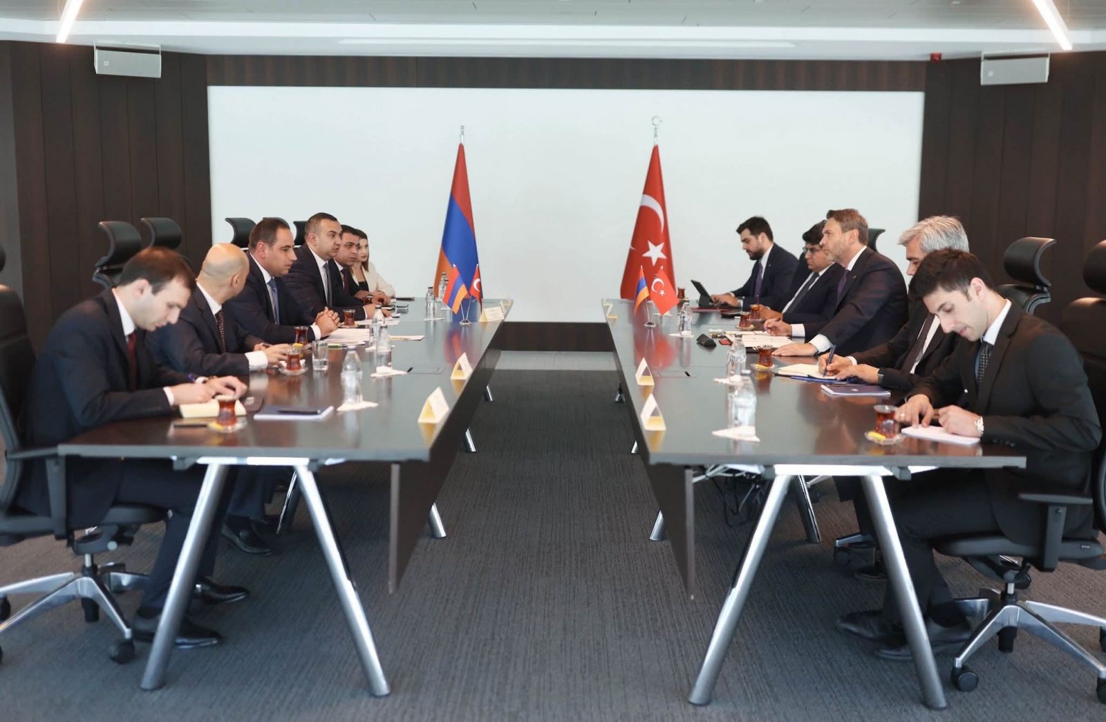 Türkiye ve Ermenistan enerji iş birliği görüşüldü