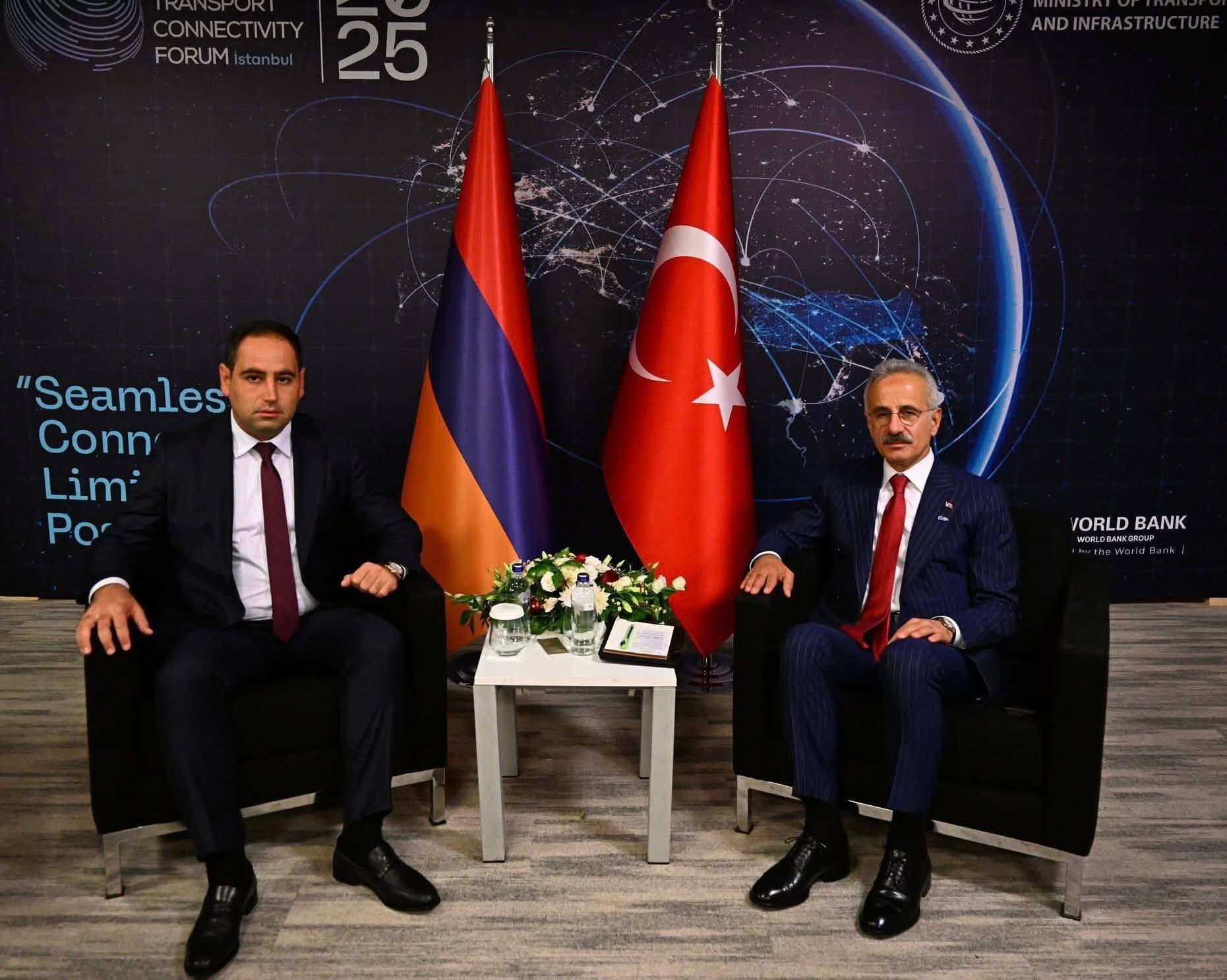Khudatyan ile Uraloğlu, bölgesel ulaştırma projelerini görüştü