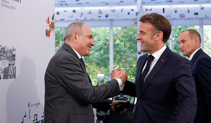 Paşinyan ile Macron telefonda görüştü