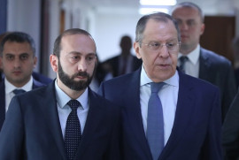 Mirzoyan: Lavrov, Ermenistan’ın iç işlerine müdahale etmemeli