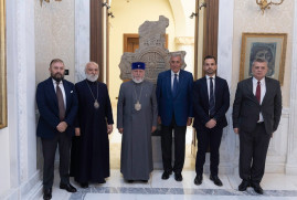 Garegin II, Malta Egemen Askerî Tarikatı'nın Büyükelçisini kabul etti