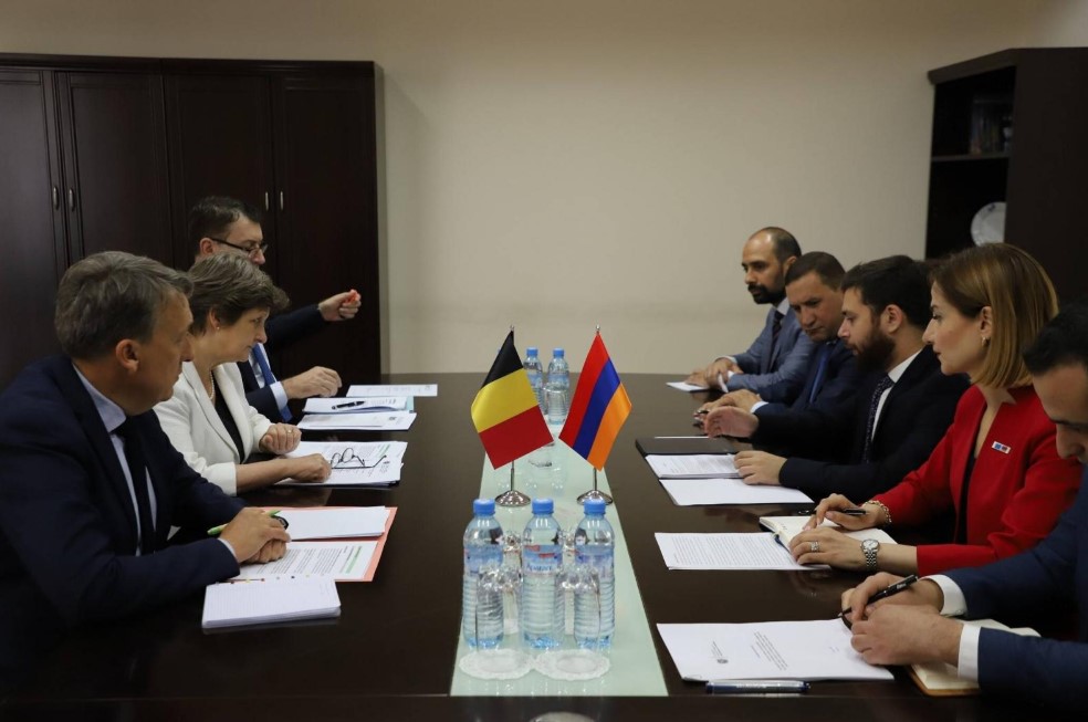 Ermenistan ve Belçika Dışişleri Bakanlıkları Yerevan’da siyasi istişarelerde bulundu