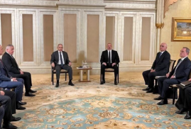 Paşinyan ile Aliyev’in Abu Dabi’deki barış görüşmesi başladı (Video)