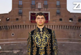 Ermeni model, Dolce & Gabbana'nın yüksek moda defilesine katıldı