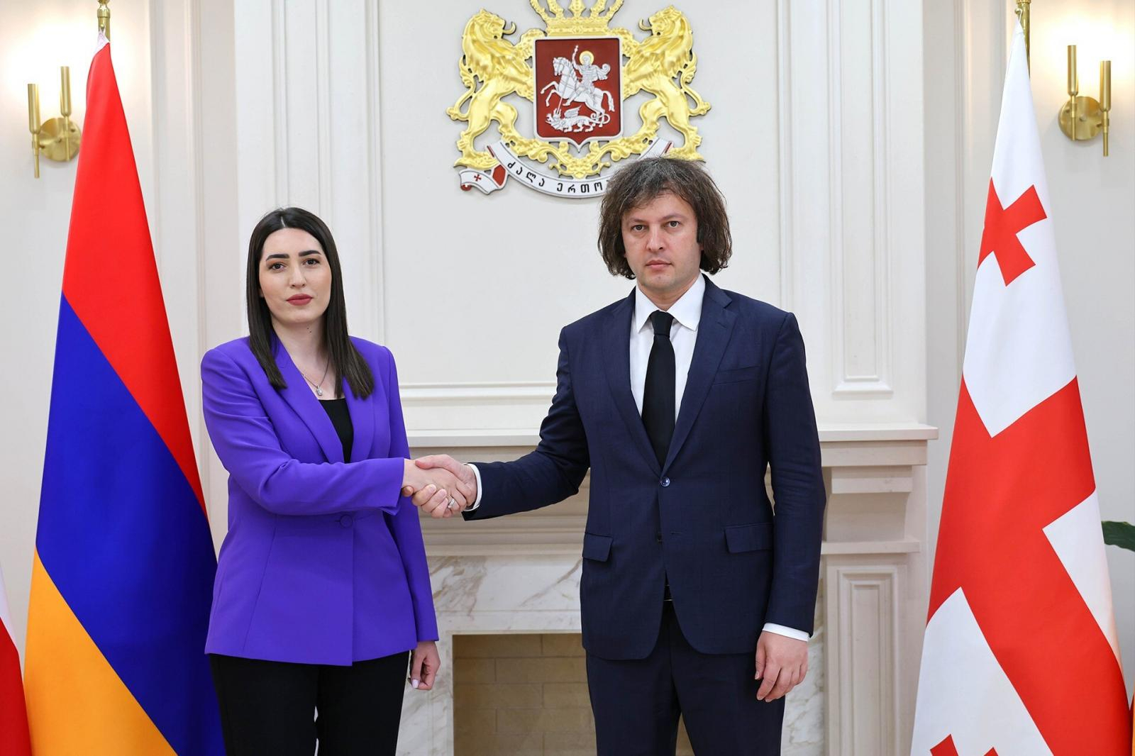 Kobakhidze, Ermenistan ile Azerbaycan arasında yakında barış antlaşmasının imzalanması yönündeki umudunu belirtti