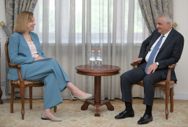 Ermenistan Başbakan Yardımcısı, ABD Büyükelçisi ile bölgedeki ulaşım bağlantılarının açılması imkânlarını görüştü