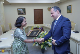 Ermenistan Soruşturma Komitesi Başkanı, Hindistan Büyükelçisini kabul etti