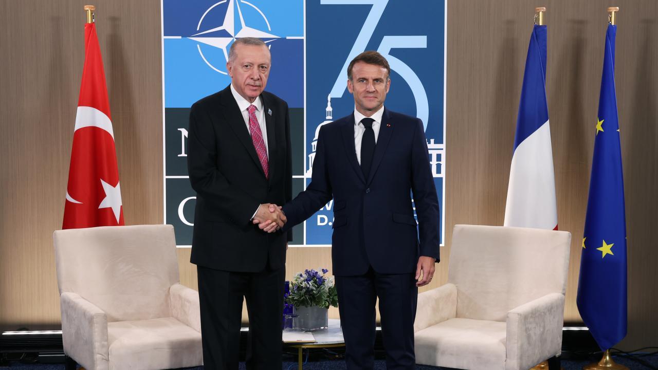 Կայացել է Էրդողան-Մակրոն հեռախոսազրույց