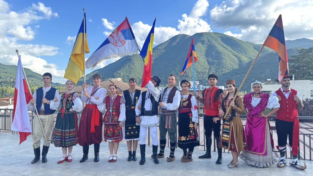 İtalya’daki uluslararası festivale Ermeni kültürü Karabağ şarkılarıyla temsil edildi