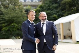 Paşinyan, Macron ile görüştü