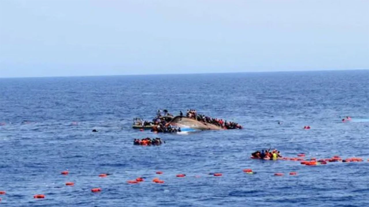 İtalya'da gemi kazası: 27 kişi hayatını kaybetti