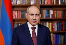 Paşinyan, Azerbaycan’da tutulan esirlerin ve Dağlık Karabağ’dan yerinden edilen kişilerin geri dönüşü konularına değindi