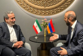 Ermenistan ve İran dışişleri bakanlarından stratejik ilişkiler vurgusu