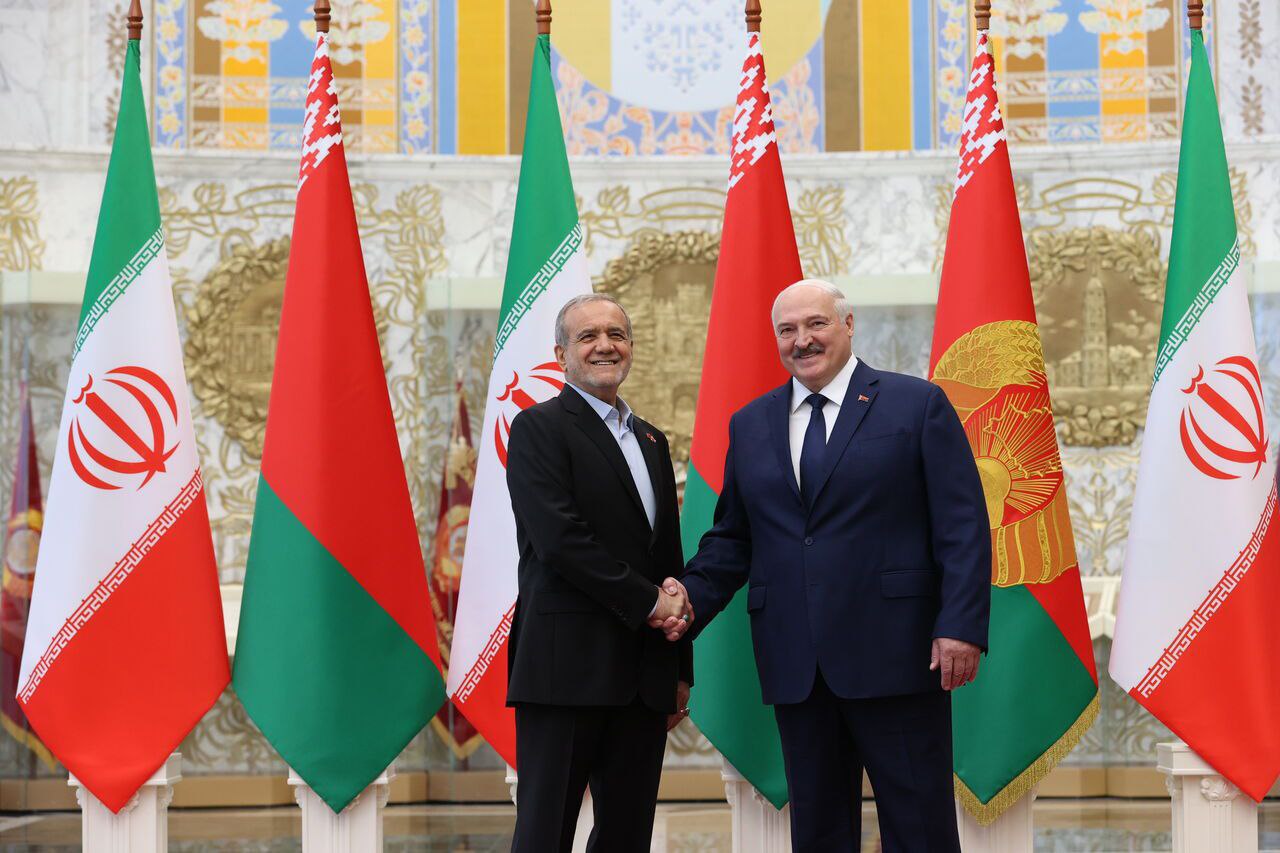 Lukaşenko: Belarus, Ermenistan üzerinden Basra Körfezi’ne açılma konusunda ilgilidir