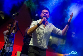 Ermeni ünlü şarkıcı Aram MP3 İstanbul’da konser verdi