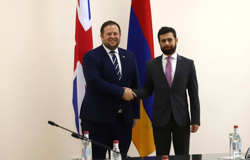 Ermenistan ve Büyük Britanya ilişkilerini stratejik ortaklık düzeyine yükselttiklerini açıkladı