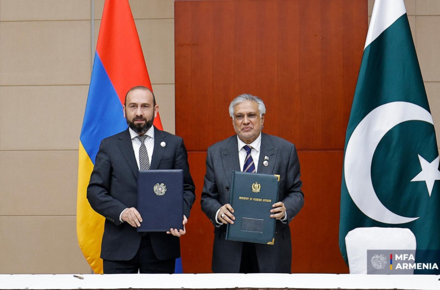 Ermenistan ile Pakistan, diplomatik ilişkilerin kurulmasına dair ortak komünike imzaladılar