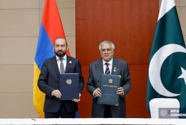 Ermenistan ile Pakistan, diplomatik ilişkilerin kurulmasına dair ortak komünike imzaladılar