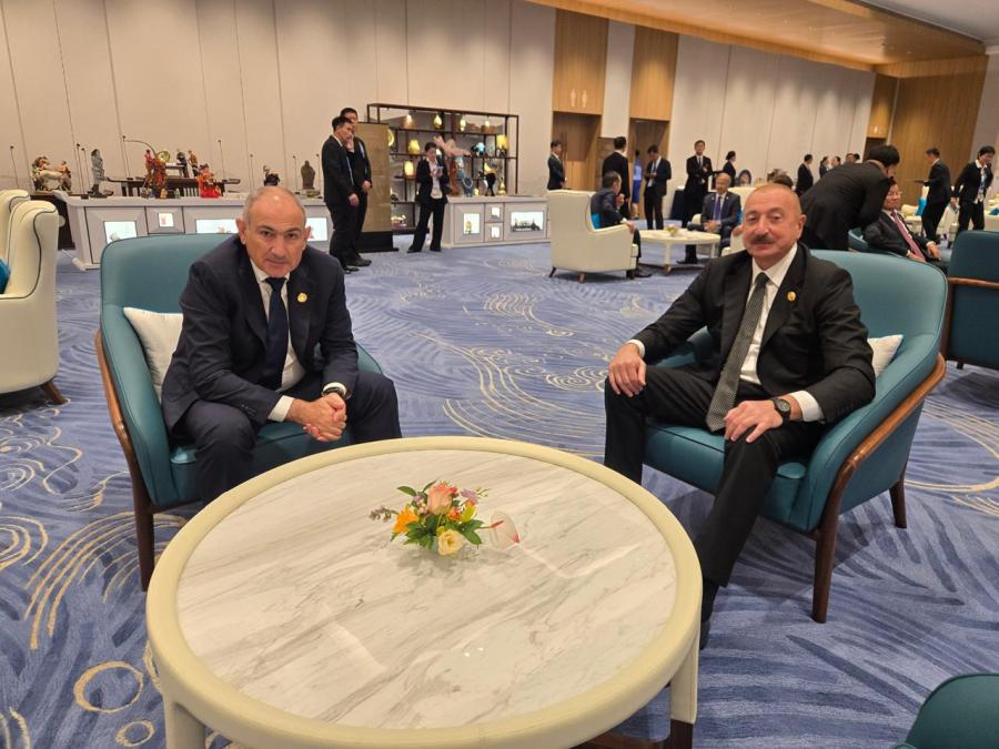 Paşinyan, Aliyev ile Çin'de bir araya geldi