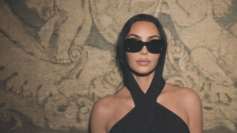 Kim Kardashian, Venedik’teki Ermeni Kutsal Haç Katolik Kilisesi’ni ziyaret etti