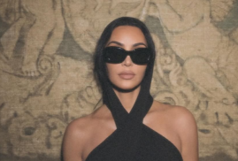 Kim Kardashian, Venedik’teki Ermeni Kutsal Haç Katolik Kilisesi’ni ziyaret etti