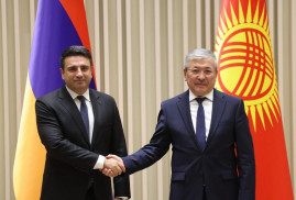 Ermenistan Parlamentosu Başkanı, Kırgızistan Başbakanı ile görüştü