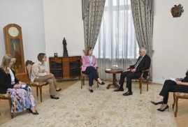 Ermenistan Başbakan Yardımcısı ABD'nin Ermenistan Büyükelçisiyle bir araya geldi