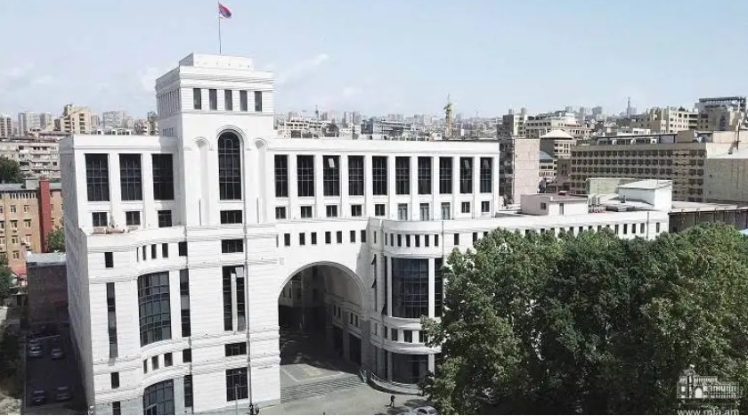 Ermeni savaş esirlerinin ve rehinelerin sorunu Azerbaycan tarafıyla temaslar sırasında görüşülüyor
