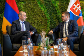 Ermenistan Güvenlik Konseyi Sekreteri, Slovakya Savunma Bakanlığı Devlet Sekreteri ile bir araya geldi