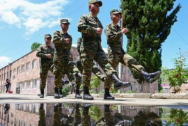 Ermenistan Savunma Bakanlığı zorunlu askerlik süresini 6 ay kısaltmayı öneriyor
