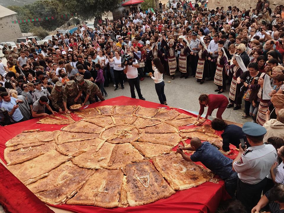 Mis kokulu Ermeni gatanın zengin çeşitliliği tek bir yerde: Gata Festivali düzenlenecek